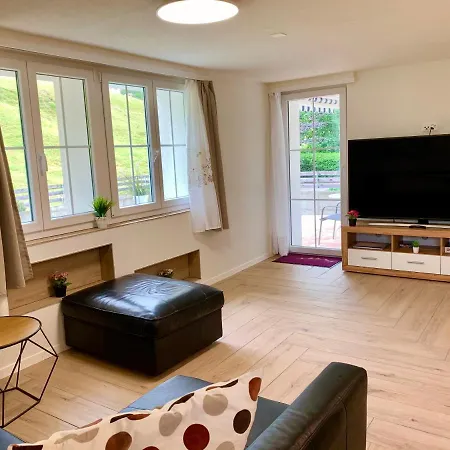 Apartment Eiger, Jungfrau, Luxury Garden Grindelwald