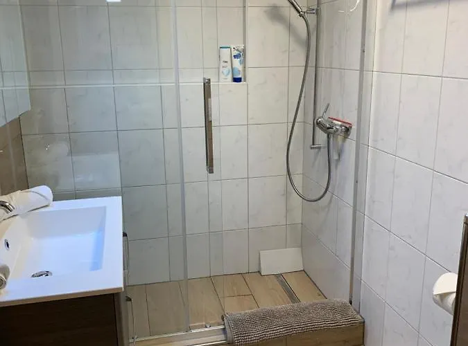 Eiger, Jungfrau, Luxury Garden *